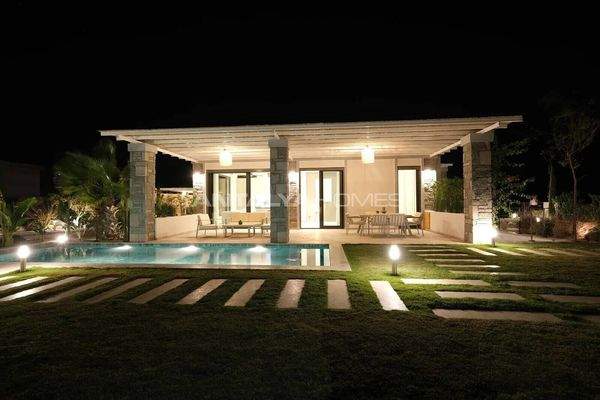 Houses with Private Pools and Large Gardens in Bodrum