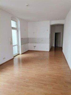 Wohnküche (altes Laminat)