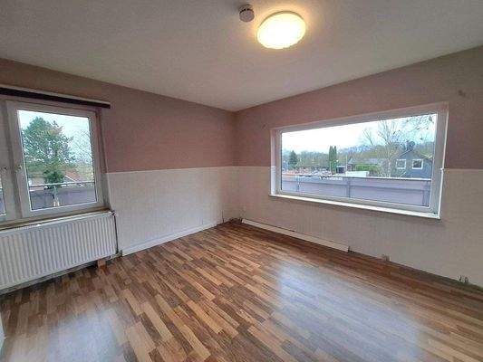 Wohnzimmer/Schlafzimmer im DG mit Loggia