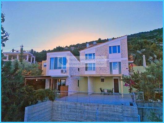 3716652e58f640169d95c2daf2b30406-original