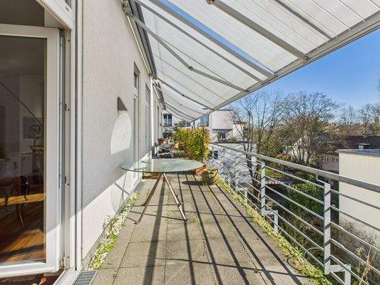 Markise über die gesamte Breite