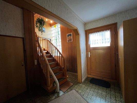 Treppenaufgang/Zug.Hof-Keller