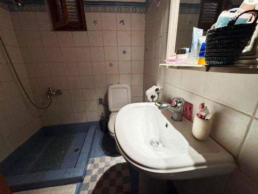 Südostkreta, Pilalimata: Steinhaus mit schönem Garten in Strandnähe zu verkaufen