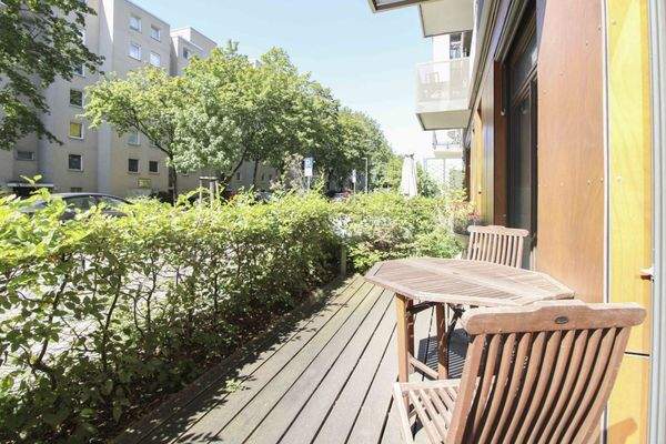 Terrasse straßenseitig