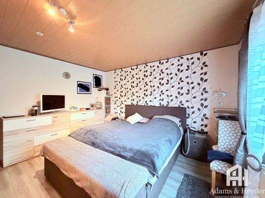 Schlafzimmer 2, EG, Bild 2