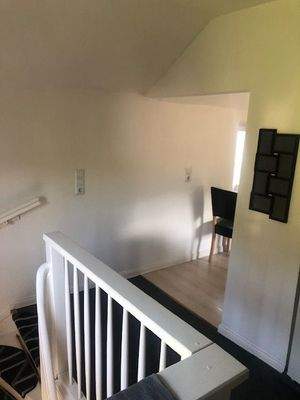 Ansicht von der Küche auf die Treppe