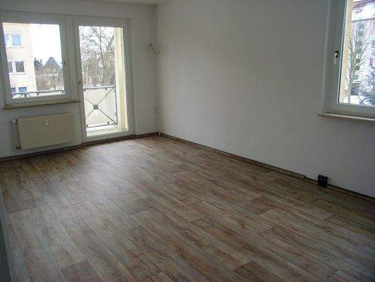 WE 12 Wohnzimmer mit Balkon