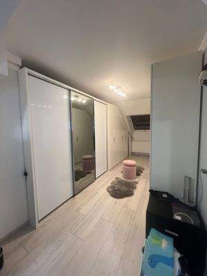 Ankleidezimmer Eltern.JPG