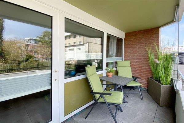 Ruhige OST-Loggia mit Blick ins Grüne