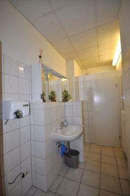 18 Toilette Herren.JPG