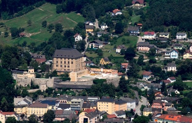 schloss-steyregg.jpg