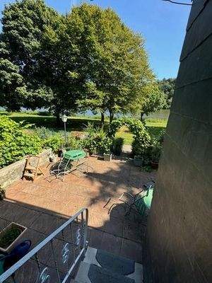 16 DG Außen Sicht zur Mosel und Terrasse