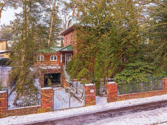 Hausansicht von der Straße