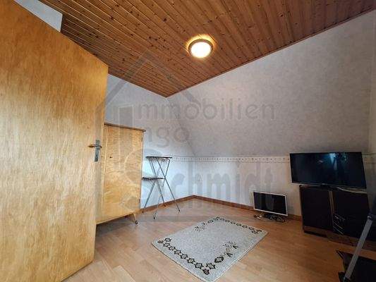 Kinderzimmer/Ankleideraum OG