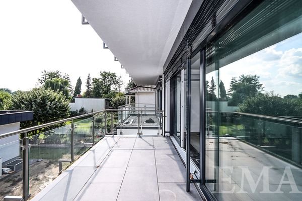 Balkon mit perfekter Südausrichtung und Blick auf den Falkenhagener See