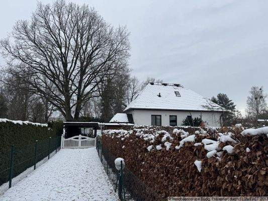 Zufahrt zum Grundstück