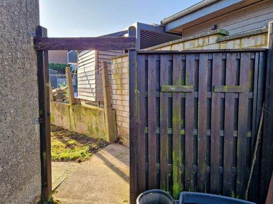 Durchgang zum Garten