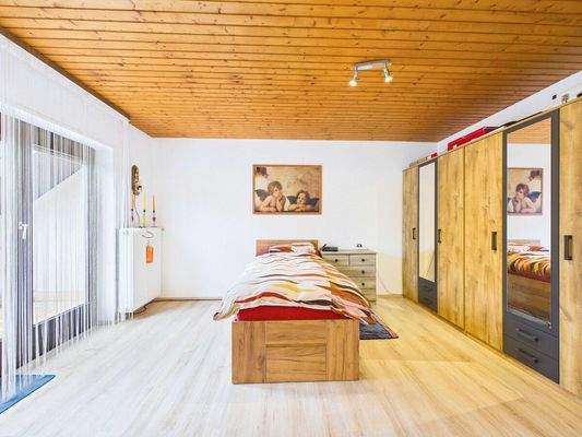 Vielseitiges Zweifamilienhaus in Dillingen, Pachtener Heide