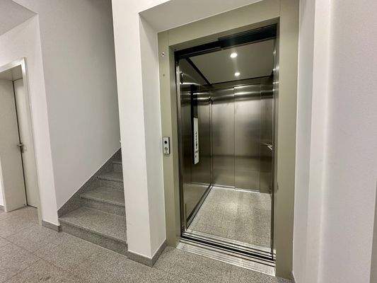 Aufzug exemplarisch