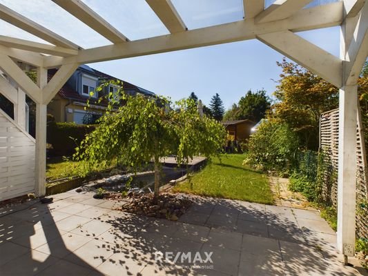 Terrasse mit Garten