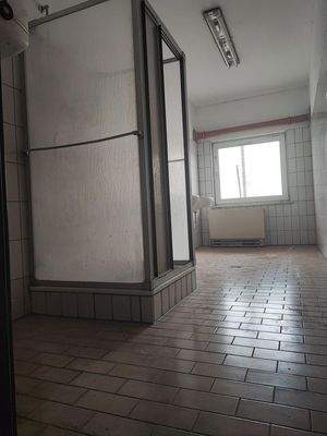 Sanitär mit Kleinlager