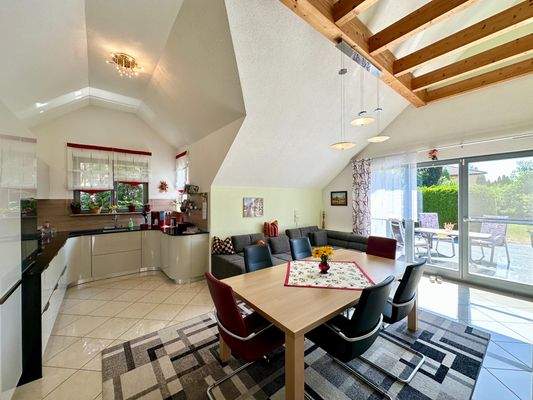 Teil des sehr großen Wohn- und Essbereichs