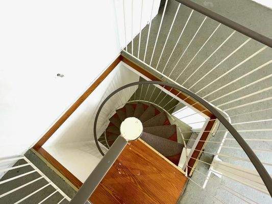 Spindeltreppe zum Studio