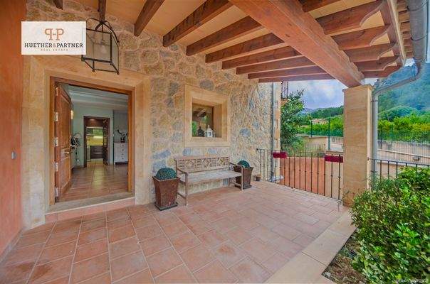 überdachte Terrasse