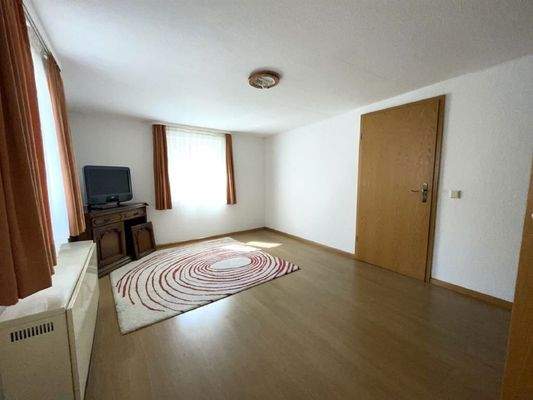 OG: Schlaf-/Arbeitszimmer 4