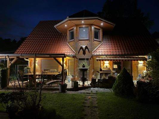 Gartenseite Nachtansicht