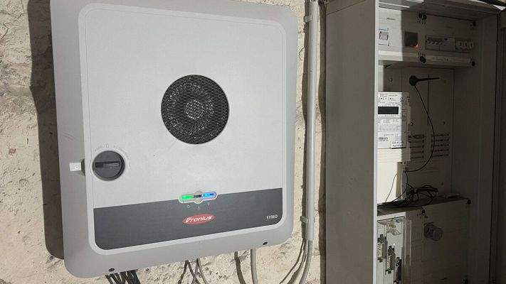 Wechselrichter im Keller