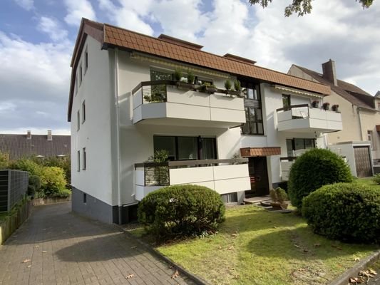 Sonnenbalkon im 1. Obergeschoss mit Markise