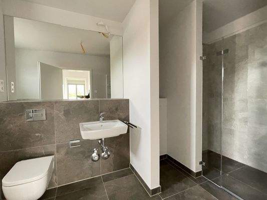 Modernes Tageslichtbad