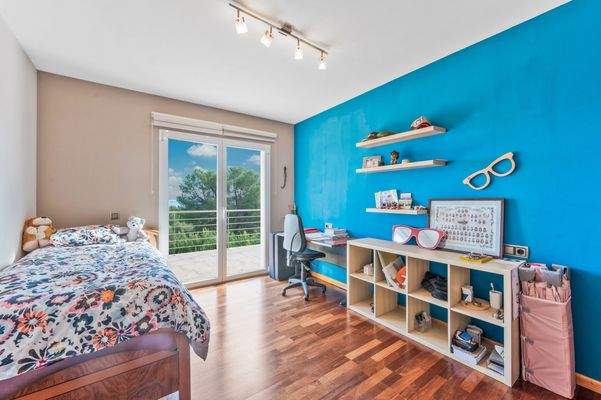 Guest bedroom in villa in Palmanova