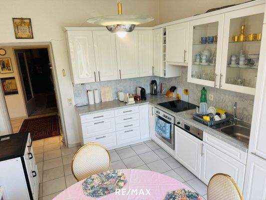 EG Küche mit Abstellraum