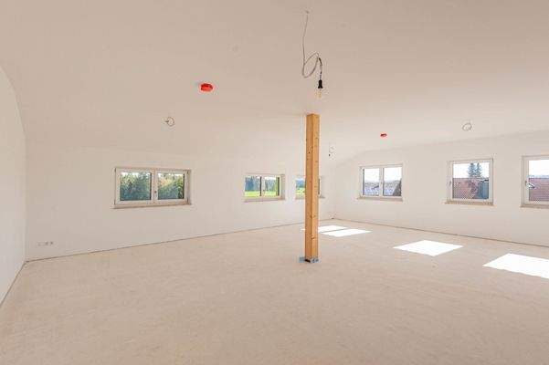 Büro unausgebaut DG rechts