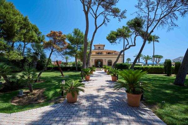 Luxusvilla in erster Meereslinie zu vermieten in Cala Ratjada, Mallorca
