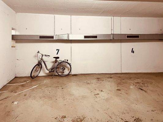 Tiefgaragenstellplatz