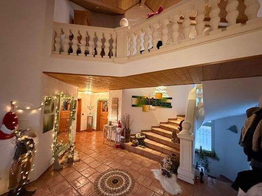 Eingangsbereich mit Empore 