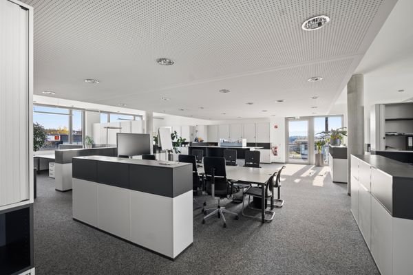 2025-04 Fotos Innen 1. OG  (7).jpg
