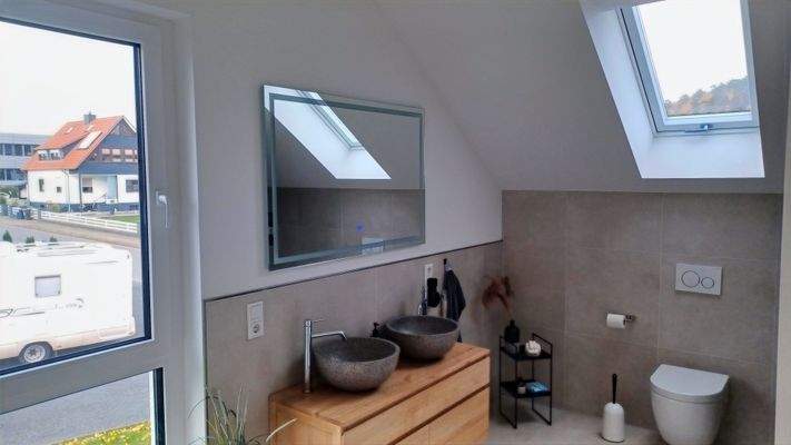 Bad im Dachgeschoss