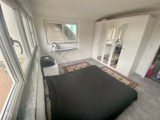Schlafzimmer DG