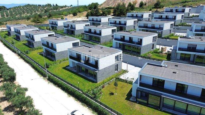 Villas for Sale in Bursa Bademli with Private Landscaped Garden