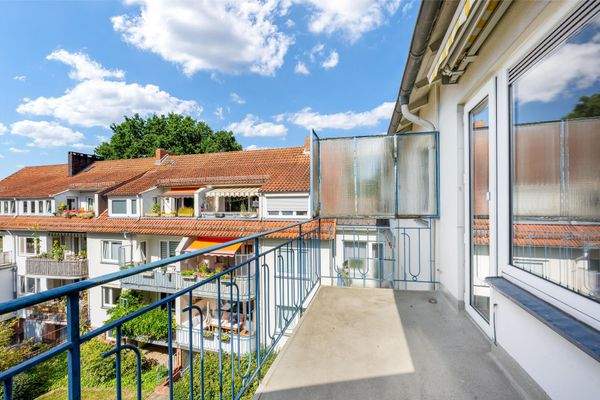 Balkon (Zugang Wohnzimmer)