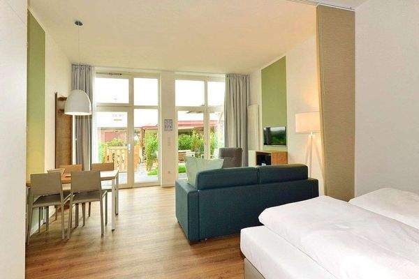 Wohn-, Ess- und Schlafbereich