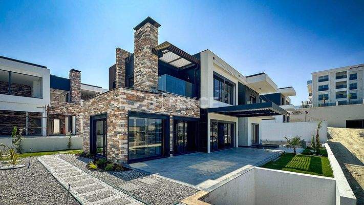 Villas Near the Beach with Open Sea View in Kuşadası