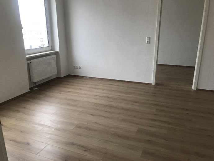 Neuwertige 2-Zimmerwohnung in super Lage mit EBK zu vermieten! Stellplatz vorhanden.