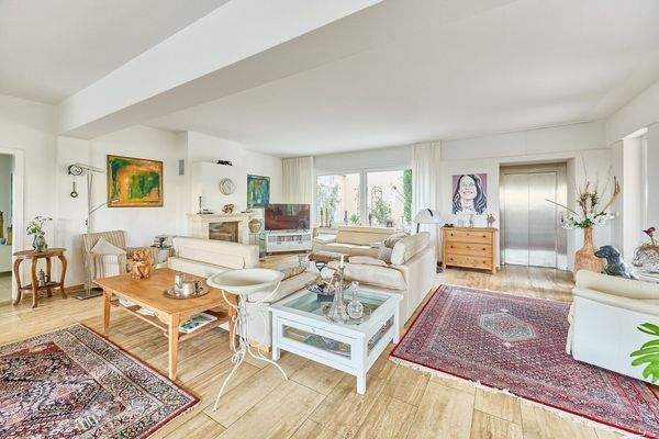 Lichtdurchflutet Wohn-und Essbereich