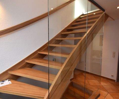 Treppe ins Obergeschoss