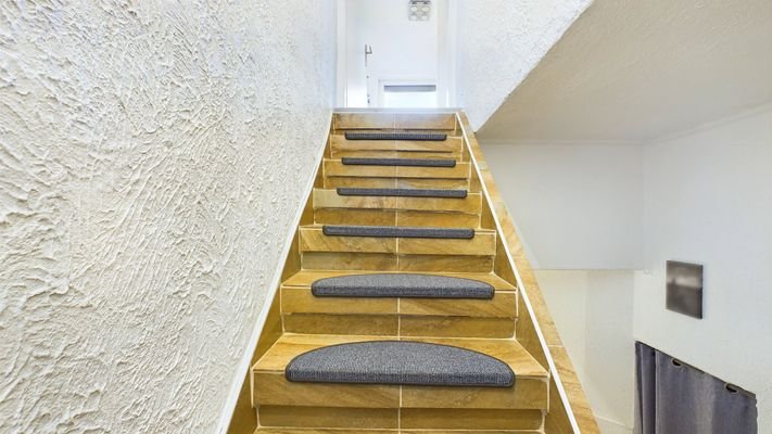 Haustreppe zur Obergeschoss Wohnung Anbau